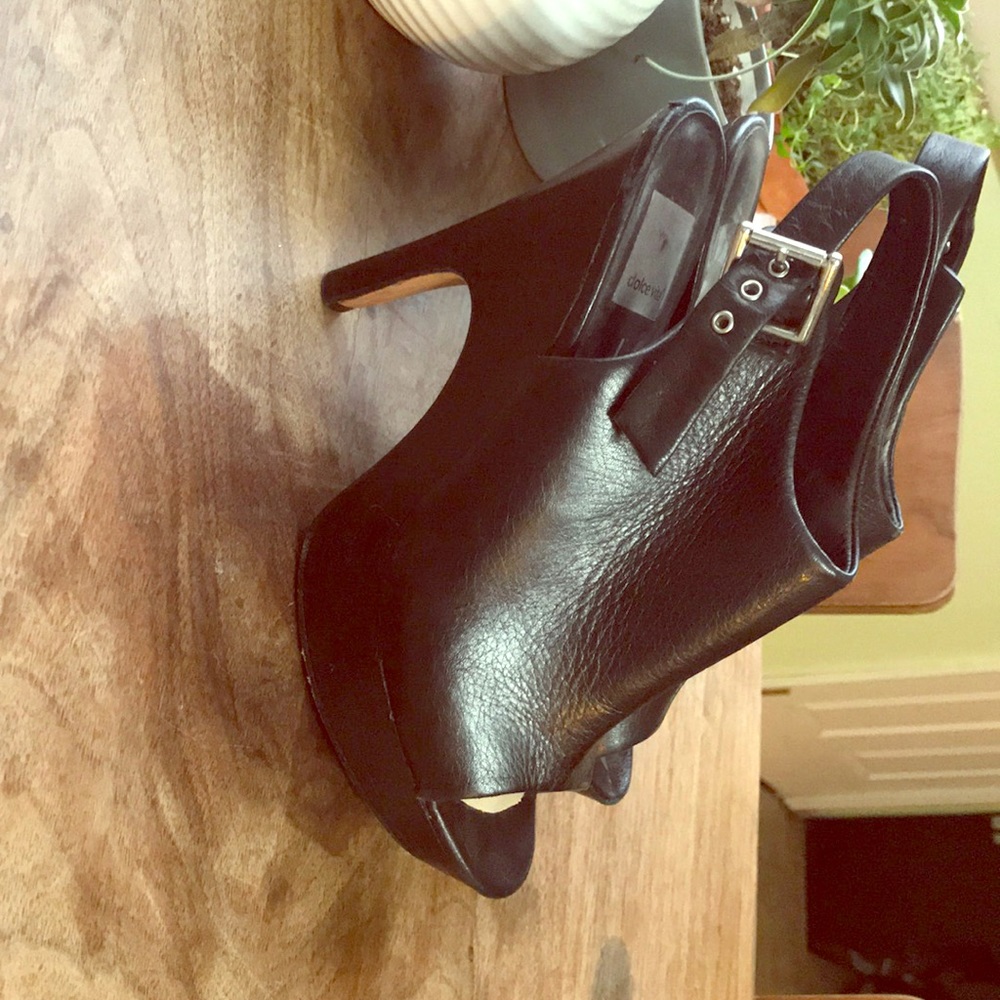 Dolce vita leather heels size 7.5
